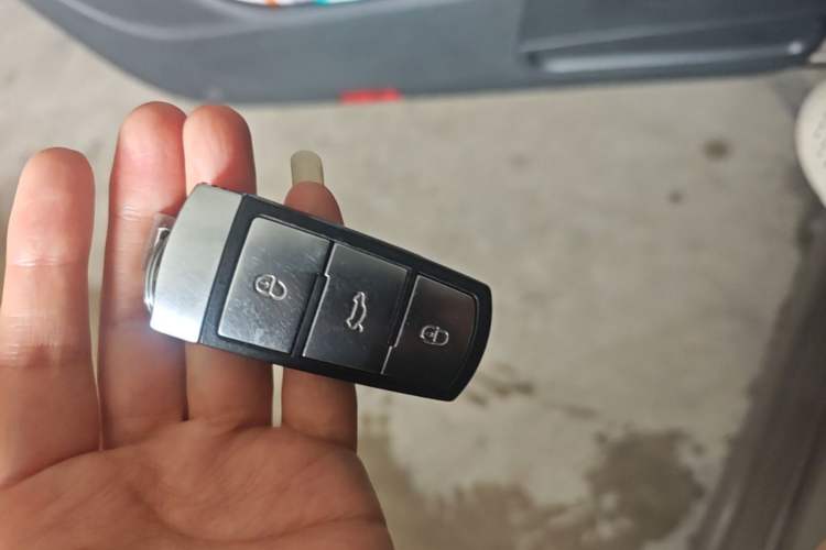 Used Volkswagen Magotan 2016 2.0 TSI Luxury Comfort Version Vehicle Key