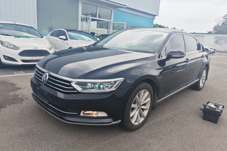 Volkswagen Magotan 2017 330TSI DSG Luxury Model de segunda mano Guazi used car, China used car export, Used car for sale, Used cars, Cheapest cars for sale