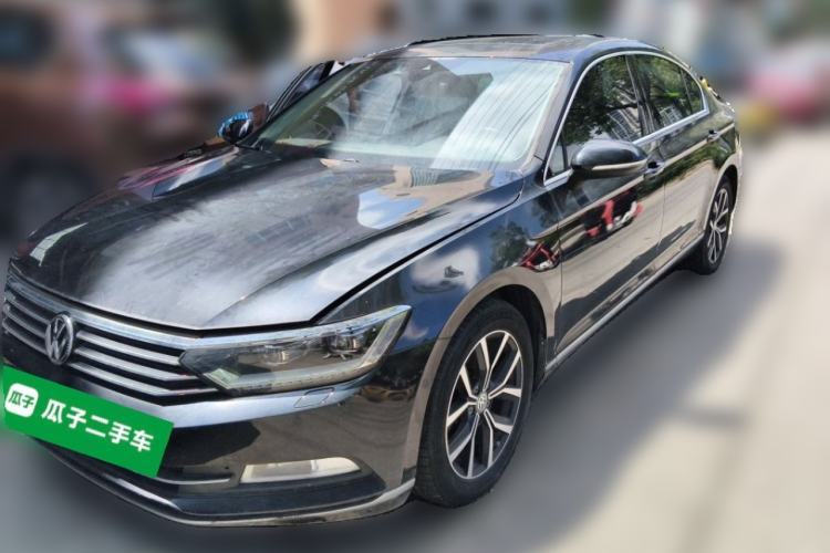 Used Volkswagen Magotan 2017 330TSI DSG Luxury Model Guazi used car, China used car export, Used car for sale, Used cars, Cheapest cars for sale