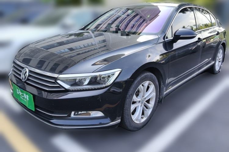 Used Volkswagen Magotan 2017 330TSI DSG Luxury Model Guazi used car, China used car export, Used car for sale, Used cars, Cheapest cars for sale