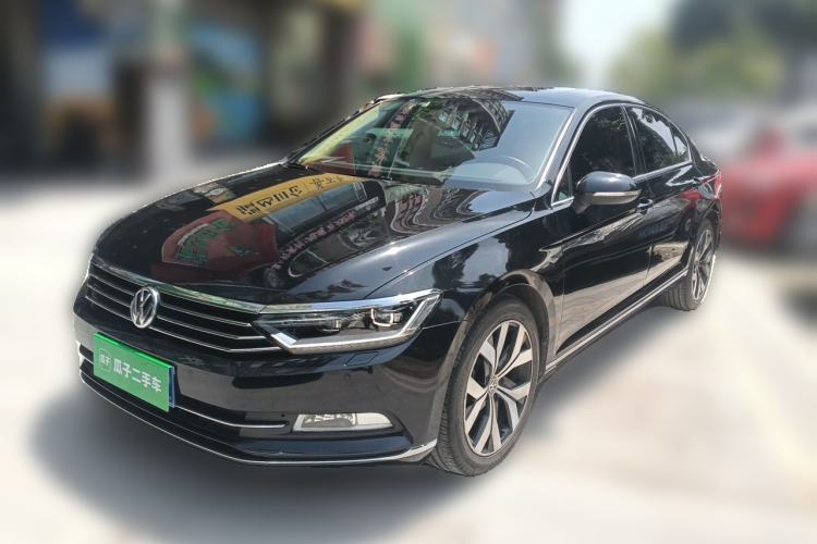 Used Volkswagen Magotan 2017 380TSI DSG Prestige Edition Guazi used car, China used car export, Used car for sale, Used  cars, Cheapest cars for sale