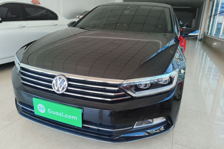 Used Volkswagen Magotan 2017 330TSI DSG Luxury Model Guazi used car, China used car export, Used car for sale, Used  cars, Cheapest cars for sale