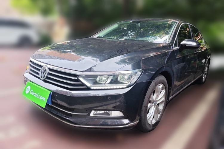 Used Volkswagen Magotan 2017 330TSI DSG Luxury Model Guazi used car, China used car export, Used car for sale, Used cars, Cheapest cars for sale