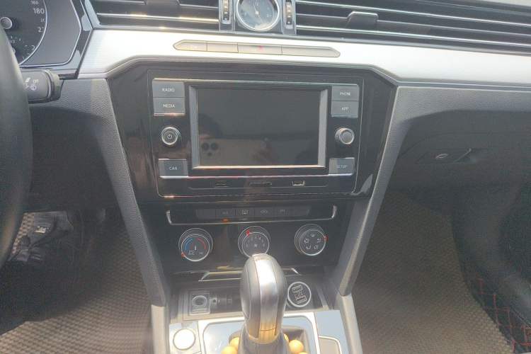 Used Volkswagen Magotan 2017 330TSI DSG Leading Model Audio And AC Panel