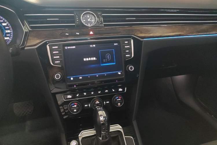 Used Volkswagen Magotan 2017 330TSI DSG Luxury Model Audio And AC Panel
