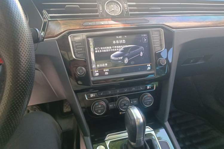 Used Volkswagen Magotan 2017 330TSI DSG Luxury Model Audio And AC Panel