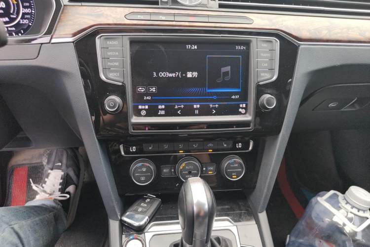 Used Volkswagen Magotan 2017 330TSI DSG Luxury Model Audio And AC Panel