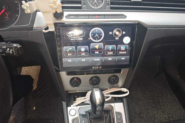Used Volkswagen Magotan 2017 330TSI DSG Comfort Model Audio And AC Panel