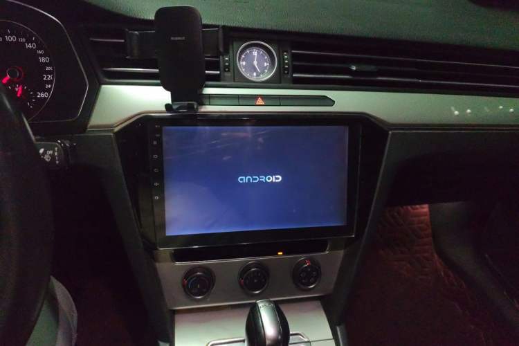 Used Volkswagen Magotan 2017 280TSI DSG Comfort Model Audio And AC Panel