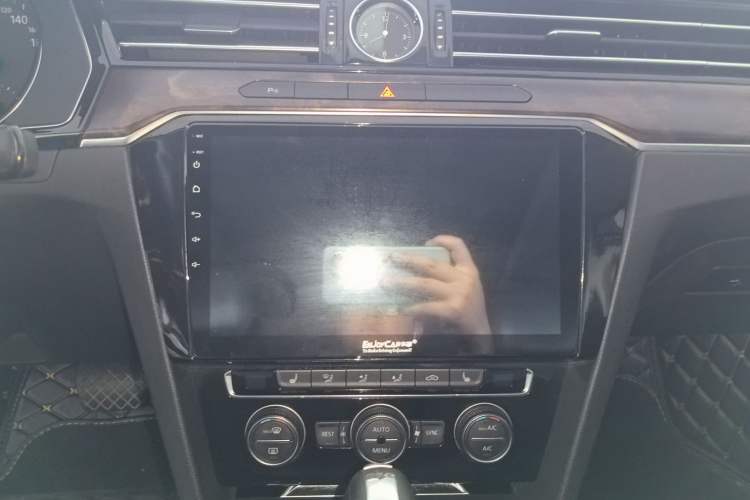 Used Volkswagen Magotan 2017 330TSI DSG Luxury Model Audio And AC Panel