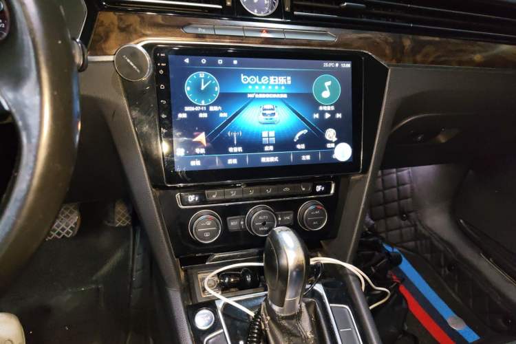 Used Volkswagen Magotan 2017 330TSI DSG Luxury Model Audio And AC Panel