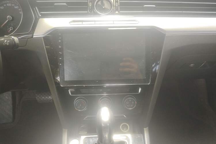 Used Volkswagen Magotan 2017 330TSI DSG Leading Model Audio And AC Panel