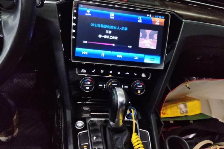 Used Volkswagen Magotan 2017 330TSI DSG Luxury Model Audio And AC Panel