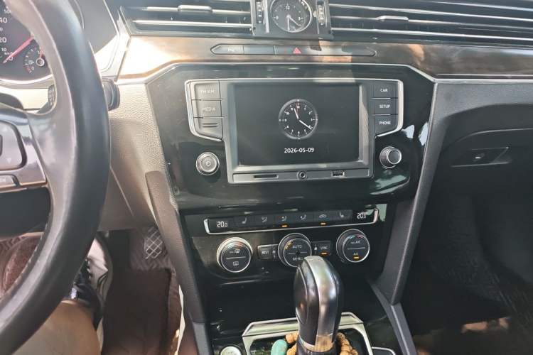 Used Volkswagen Magotan 2017 330TSI DSG Luxury Model Audio And AC Panel