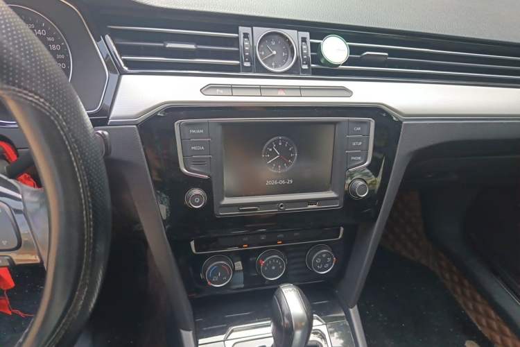 Used Volkswagen Magotan 2017 330TSI DSG Leading Model Audio And AC Panel