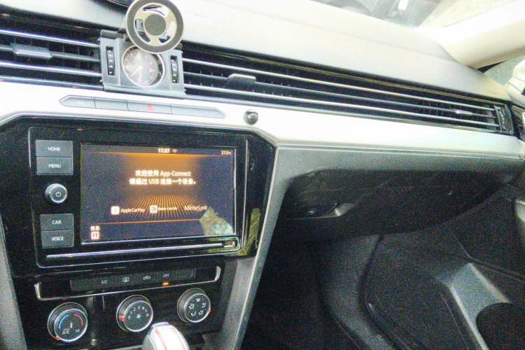 Used Volkswagen Magotan 2017 330TSI DSG Leading Model Audio And AC Panel