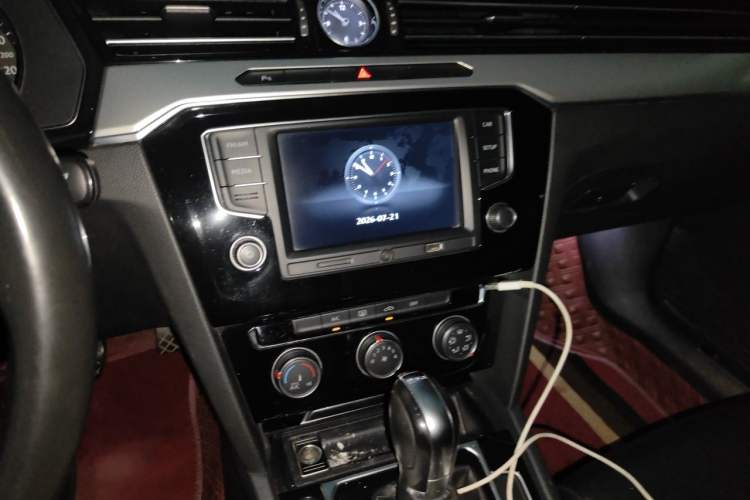 Used Volkswagen Magotan 2017 330TSI DSG Leading Model Audio And AC Panel