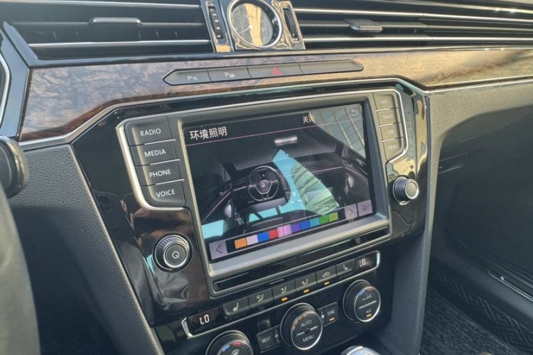 Used Volkswagen Magotan 2017 380TSI DSG Prestige Edition Audio And AC Panel