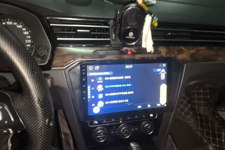 Used Volkswagen Magotan 2017 330TSI DSG Luxury Model Audio And AC Panel