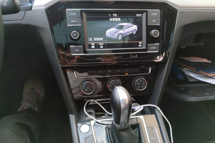 Used Volkswagen Magotan 2017 330TSI DSG Leading Model Audio And AC Panel