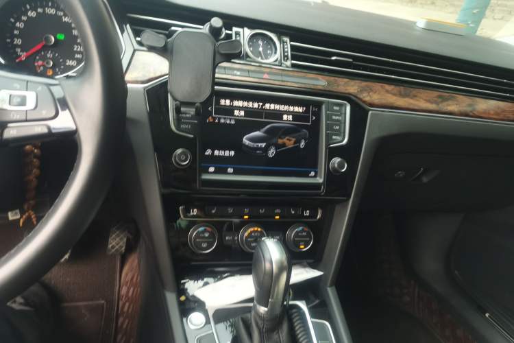 Used Volkswagen Magotan 2017 330TSI DSG Luxury Model Audio And AC Panel