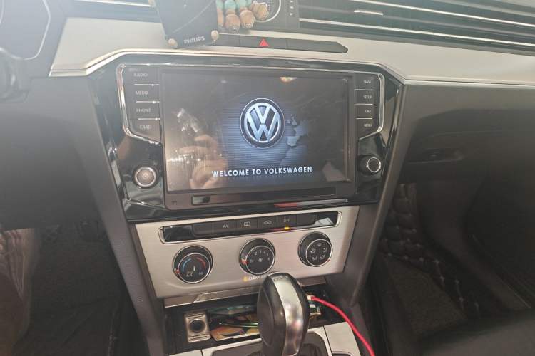 Used Volkswagen Magotan 2017 280TSI DSG Comfort Model Audio And AC Panel