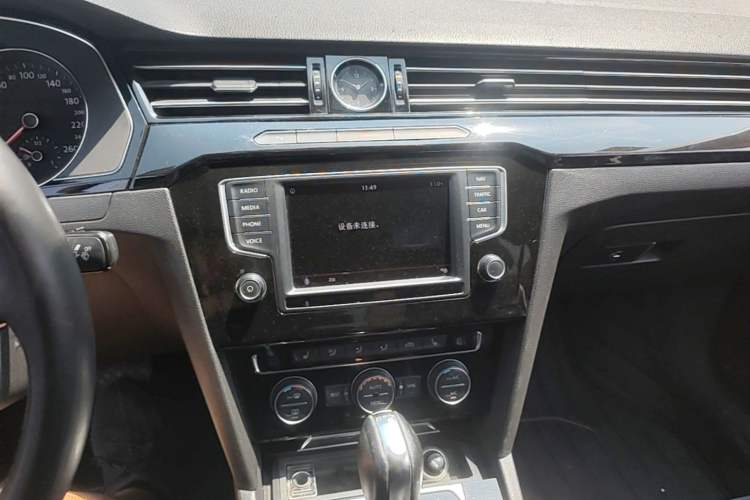 Used Volkswagen Magotan 2017 380TSI DSG Luxury Model Audio And AC Panel
