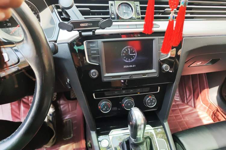 Used Volkswagen Magotan 2017 330TSI DSG Leading Model Audio And AC Panel