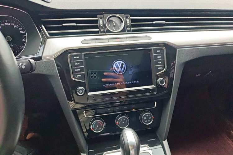 Used Volkswagen Magotan 2017 330TSI DSG Leading Model Audio And AC Panel
