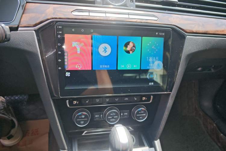Used Volkswagen Magotan 2017 330TSI DSG Luxury Model Audio And AC Panel