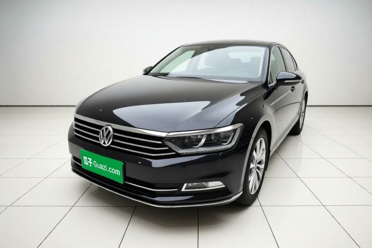 Volkswagen Magotan 2017 330TSI DSG Luxury Model usado Guazi used car, China used car export, Used car for sale, Used cars, Cheapest cars for sale
