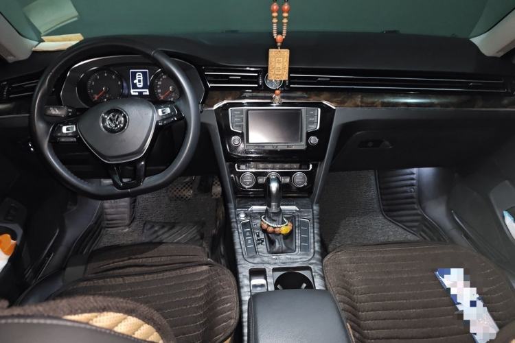Used Volkswagen Magotan 2017 330TSI DSG Luxury Model Center Console
