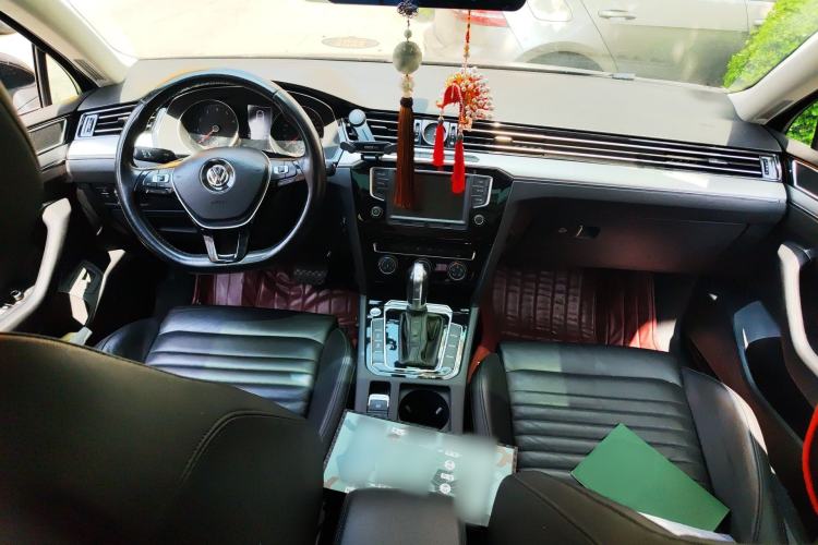 Used Volkswagen Magotan 2017 330TSI DSG Leading Model Center Console