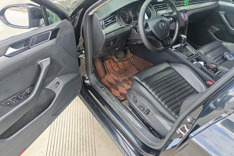 Used Volkswagen Magotan 2017 280TSI DSG Leading Edition Driver Seat