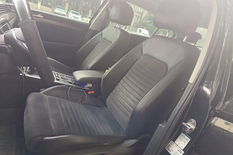 Used Volkswagen Magotan 2017 330TSI DSG Luxury Model Driver Seat