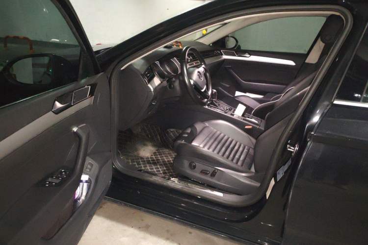 Used Volkswagen Magotan 2017 330TSI DSG Leading Model Driver Seat