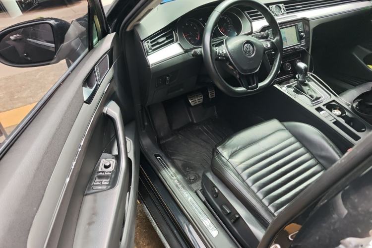 Used Volkswagen Magotan 2017 330TSI DSG Leading Model Driver Seat
