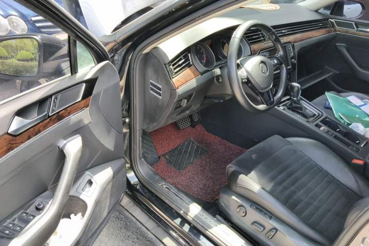 Used Volkswagen Magotan 2017 330TSI DSG Luxury Model Driver Seat