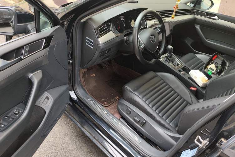 Used Volkswagen Magotan 2017 330TSI DSG Luxury Model Driver Seat
