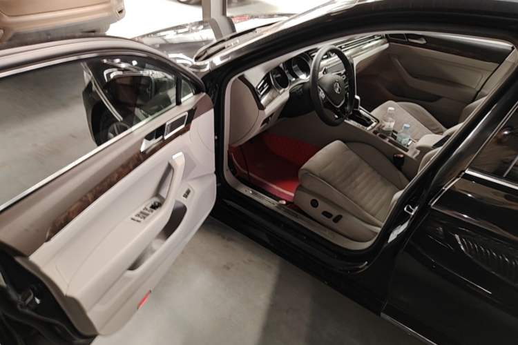 Used Volkswagen Magotan 2017 330TSI DSG Luxury Model Driver Seat