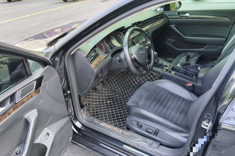 Used Volkswagen Magotan 2017 330TSI DSG Luxury Model Driver Seat