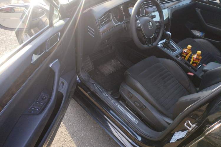 Used Volkswagen Magotan 2017 330TSI DSG Luxury Model Driver Seat