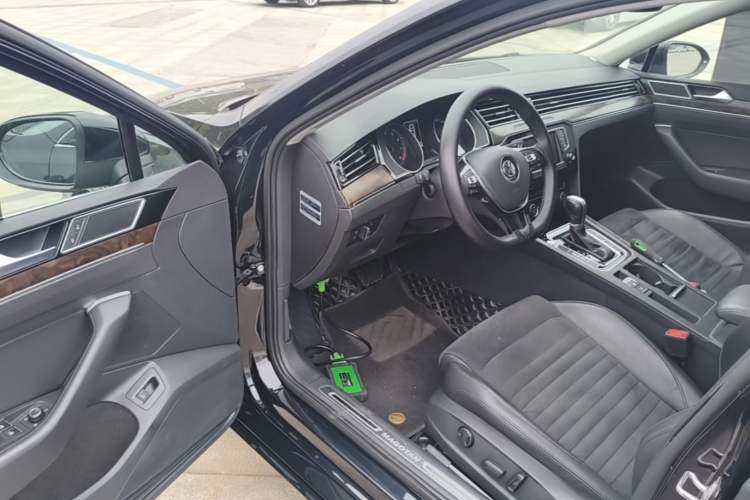 Used Volkswagen Magotan 2017 380TSI DSG Luxury Model Driver Seat