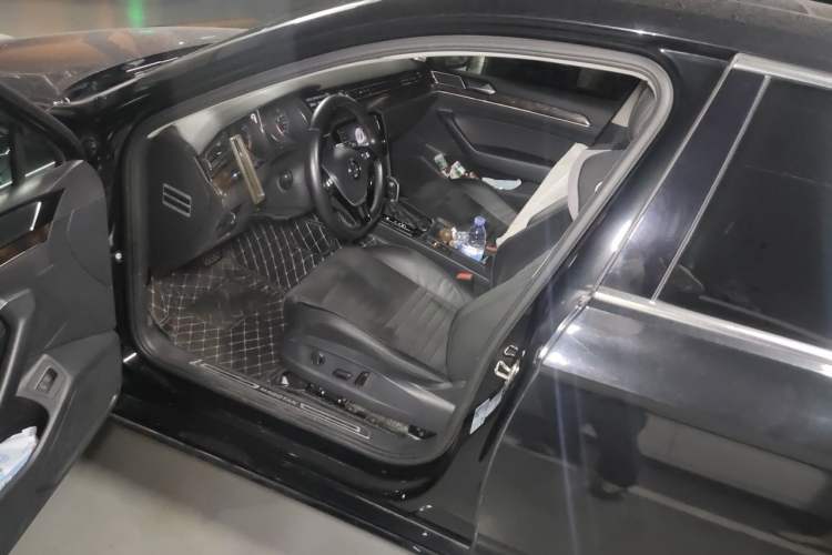 Used Volkswagen Magotan 2017 330TSI DSG Luxury Model Driver Seat