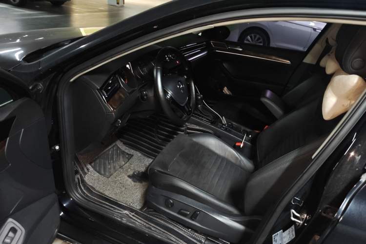 Used Volkswagen Magotan 2017 330TSI DSG Luxury Model Driver Seat