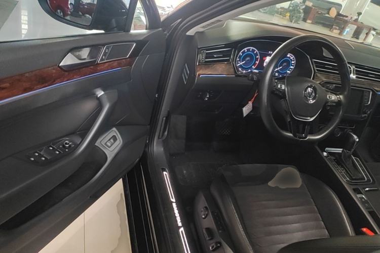 Used Volkswagen Magotan 2017 330TSI DSG Luxury Model Driver Seat