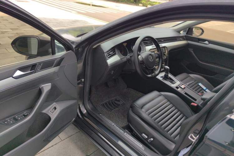 Used Volkswagen Magotan 2017 280TSI DSG Comfort Model Driver Seat