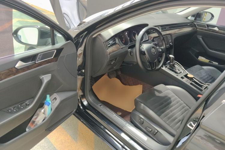 Used Volkswagen Magotan 2017 330TSI DSG Luxury Model Driver Seat