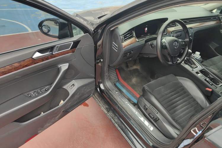 Used Volkswagen Magotan 2017 330TSI DSG Luxury Model Driver Seat