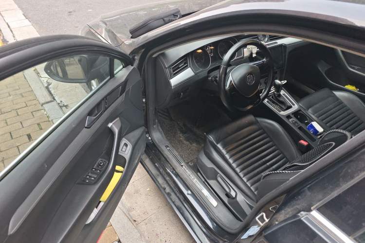 Used Volkswagen Magotan 2017 330TSI DSG Comfort Model Driver Seat